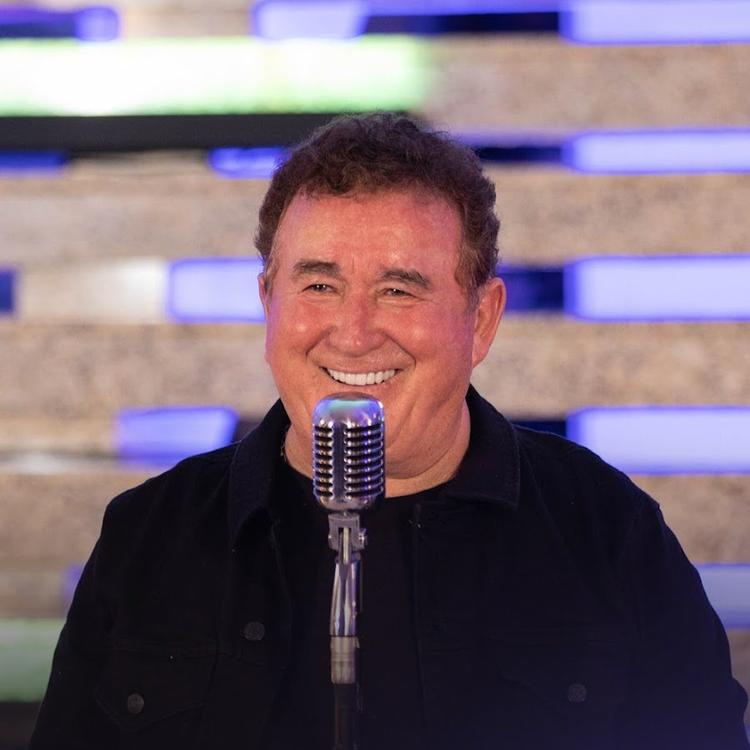 Oficial Resso de Amado Batista Lista de músicas e álbuns por Amado Batista Resso